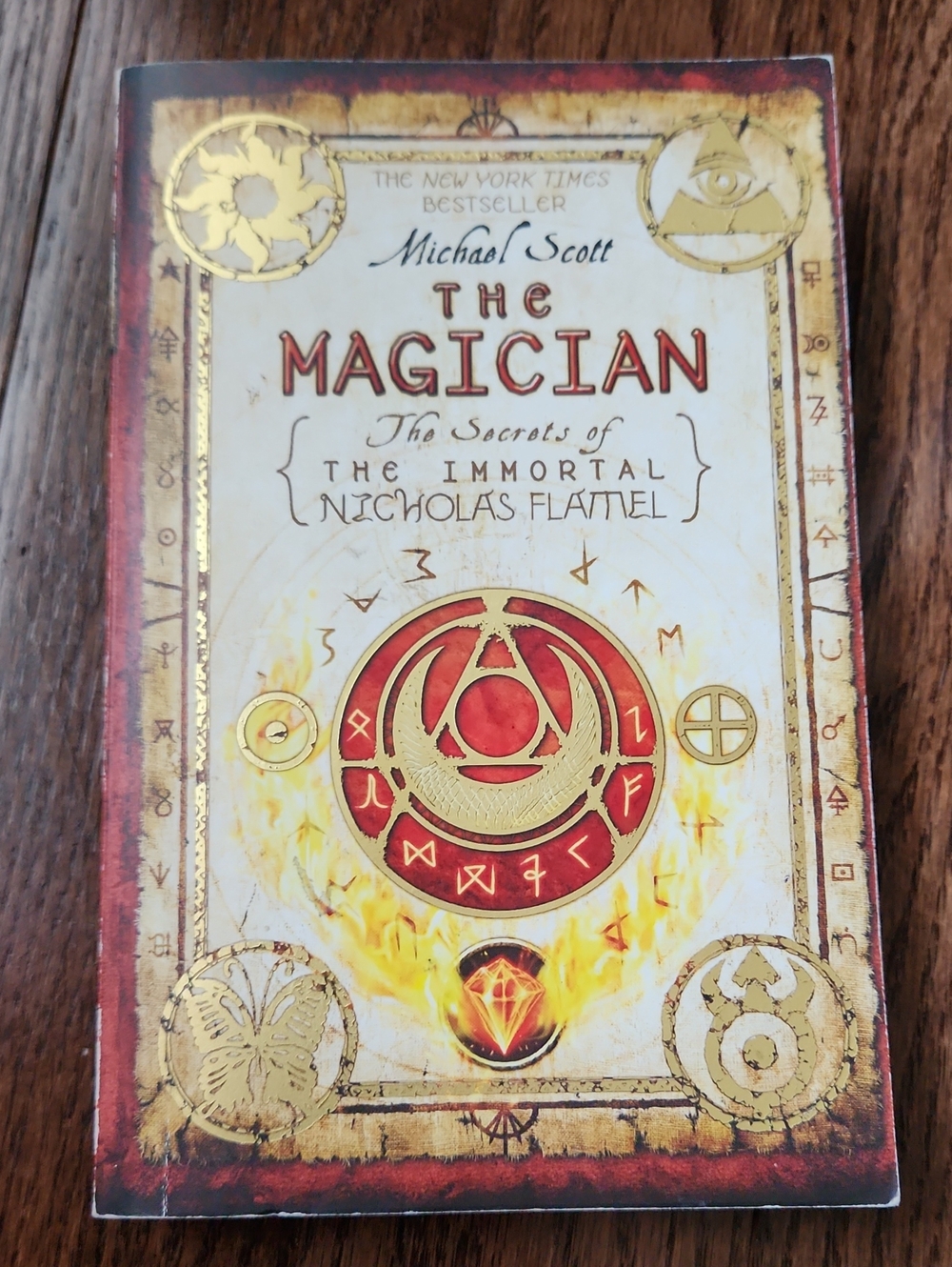 2/$10✨️ THE MAGICIAN BY MICHAEL SCOTT